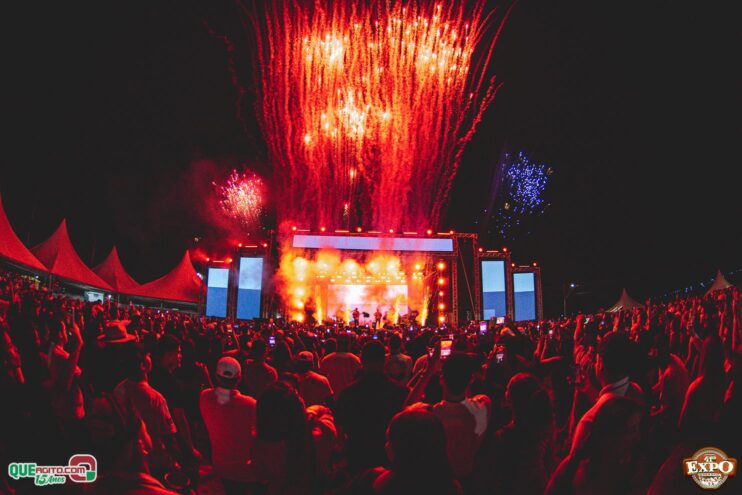 DSC_4287 Mari Fernandez leva o público ao delírio na segunda noite da Expo Teixeira 2025 766