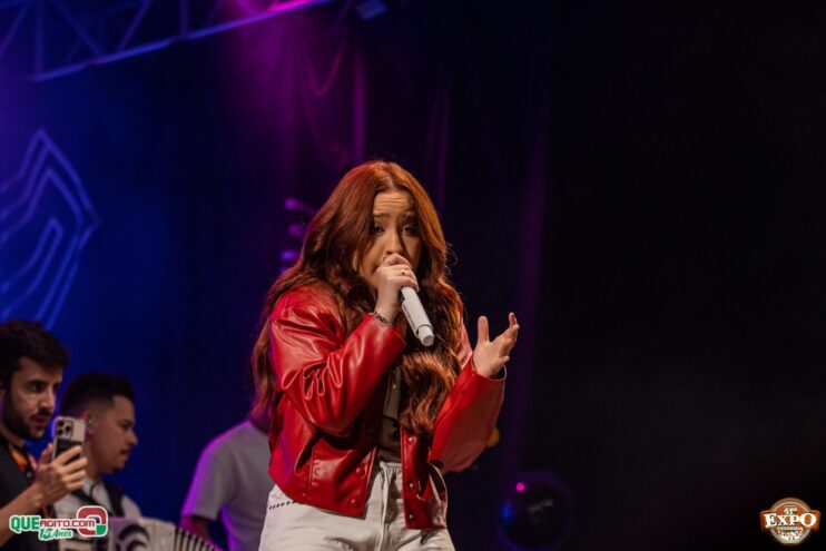 DSC_4389 Mari Fernandez leva o público ao delírio na segunda noite da Expo Teixeira 2025 815