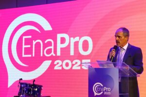 SDE reforça papel estratégico das agências de propaganda no desenvolvimento econômico durante o ENAPRO 2025 SDE reforça papel estratégico das agências de propaganda no desenvolvimento econômico durante o ENAPRO 2025 2