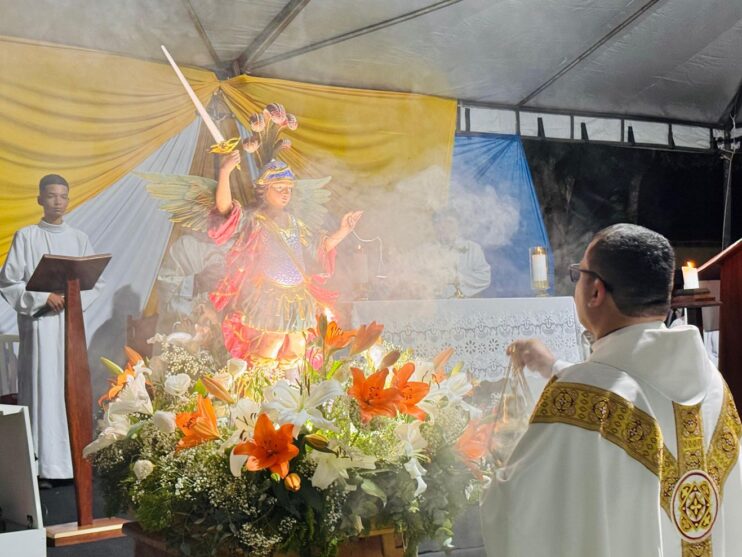 Festa de São Miguel Arcanjo encerra programação em Vale Verde com tradição 15