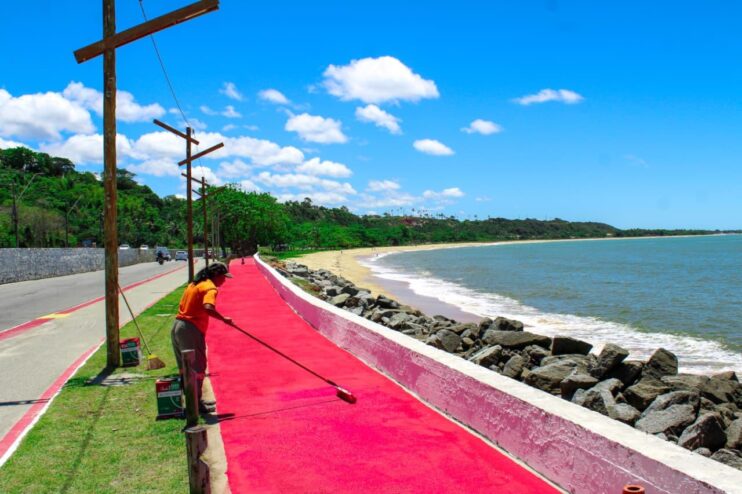 Manutenção de pontos da entrada da cidade e Orla Norte estão em andamento e embelezam Porto Seguro 15