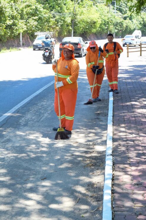 Manutenção de pontos da entrada da cidade e Orla Norte estão em andamento e embelezam Porto Seguro 13