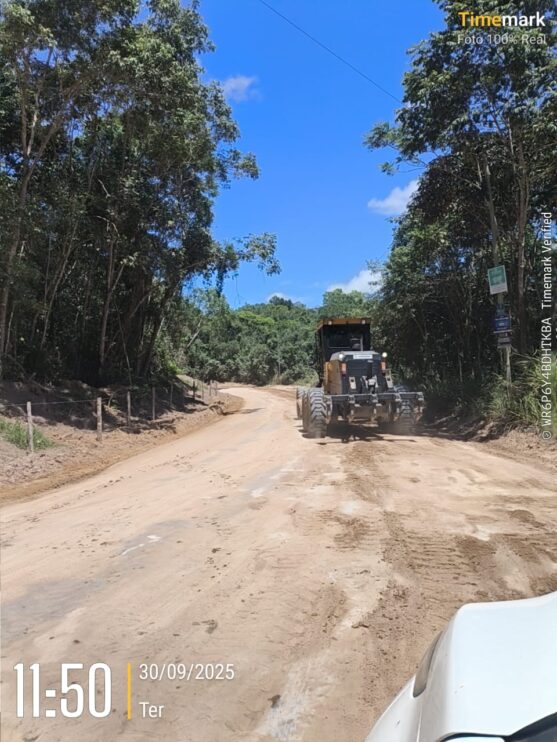 Estrada para Caraíva, ruas e ladeiras do Arraial d’Ajuda recebem patrolamento 7