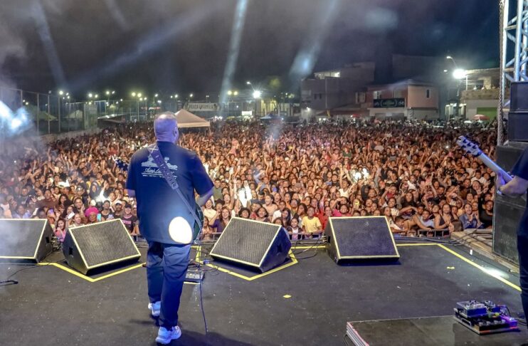 Fé, adoração e avivamento marcam o encerramento da Semana da Cultura Evangélica em Porto Seguro com show de Fernandinho 13