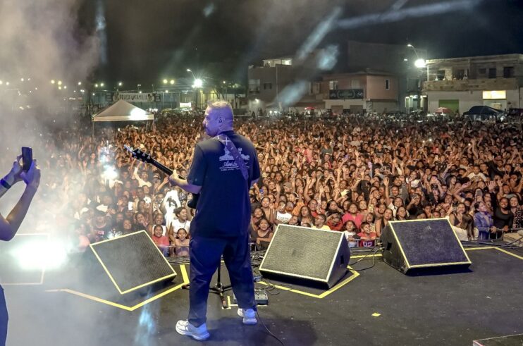 Fé, adoração e avivamento marcam o encerramento da Semana da Cultura Evangélica em Porto Seguro com show de Fernandinho 18