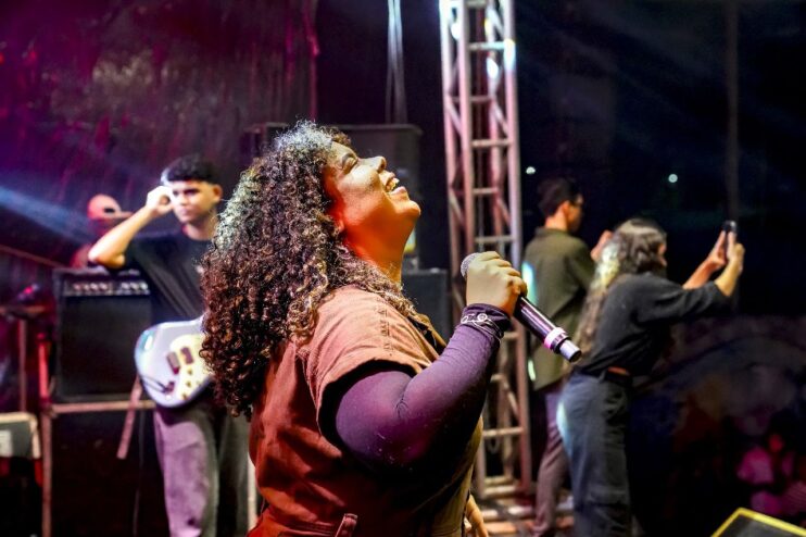 Fé, adoração e avivamento marcam o encerramento da Semana da Cultura Evangélica em Porto Seguro com show de Fernandinho 21