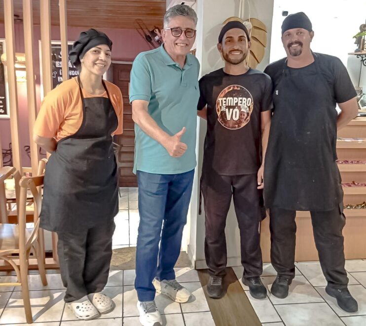 Imagem do WhatsApp de 2025-10-07 à(s) 18.43.00_568a6332 Prefeito Jânio Natal visita obras da Rua Pero Vaz de Caminha e da ciclovia no Anel Viário 27