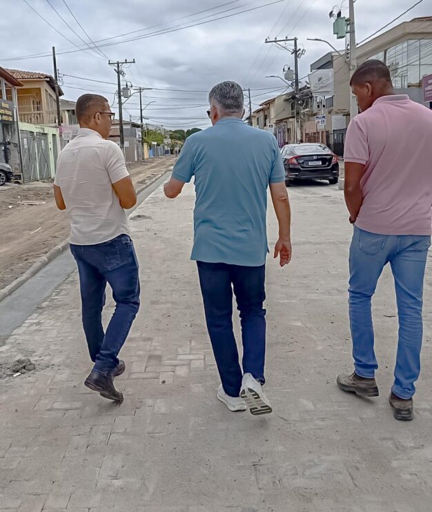 Imagem do WhatsApp de 2025-10-07 à(s) 18.43.01_326f8cff Prefeito Jânio Natal visita obras da Rua Pero Vaz de Caminha e da ciclovia no Anel Viário 21