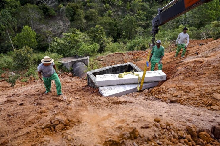 Imagem do WhatsApp de 2025-10-07 à(s) 19.14.11_02dea217 Prefeito Jânio Natal visita obras da Rua Pero Vaz de Caminha e da ciclovia no Anel Viário 13