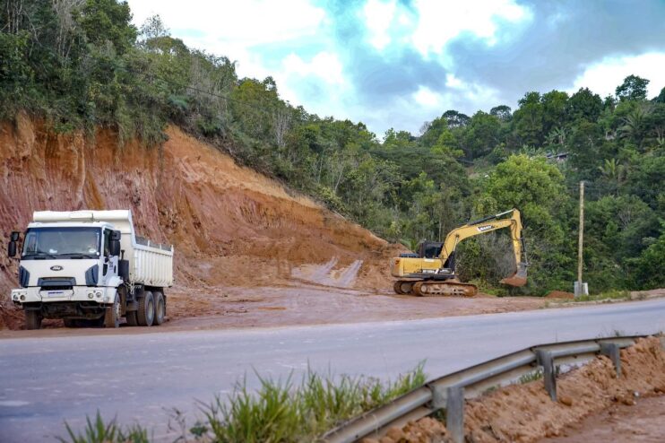 Imagem do WhatsApp de 2025-10-07 à(s) 19.14.12_744ab070 Prefeito Jânio Natal visita obras da Rua Pero Vaz de Caminha e da ciclovia no Anel Viário 12
