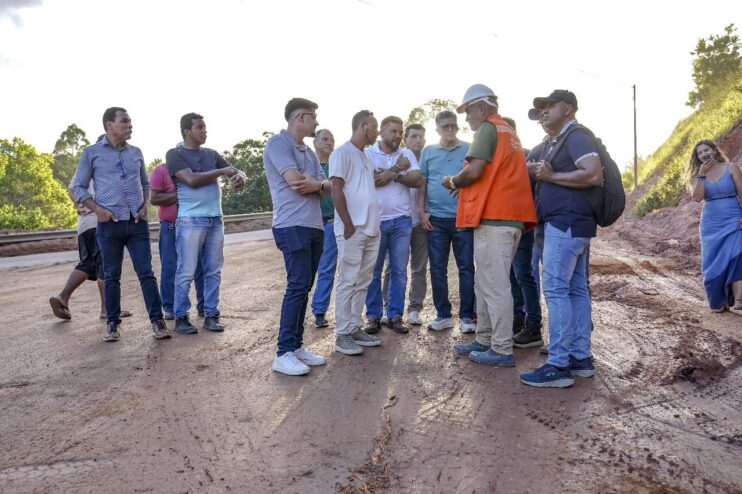 Imagem do WhatsApp de 2025-10-07 à(s) 19.14.12_788b8abc Prefeito Jânio Natal visita obras da Rua Pero Vaz de Caminha e da ciclovia no Anel Viário 10