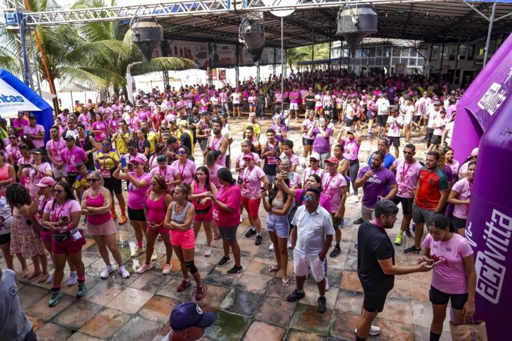 Porto Seguro se veste de rosa em ação pelo combate ao câncer de mama 20