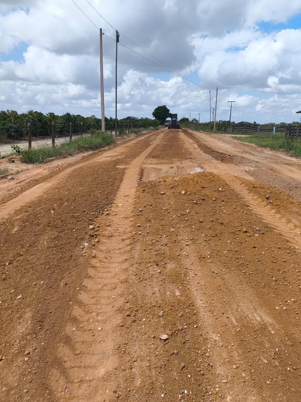 Em ação rápida, Prefeitura de Porto Seguro intensifica recuperação das estradas vicinais após dias de chuvas intensas 30