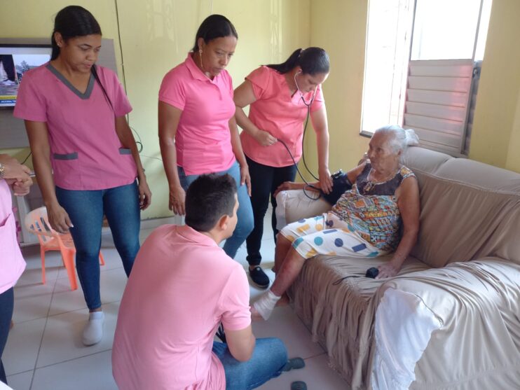 Imagem do WhatsApp de 2025-10-29 à(s) 15.52.59_d3a6e9da Equipe do Programa Melhor em Casa realiza ação especial do Outubro Rosa com carinho e compromisso com a vida 12