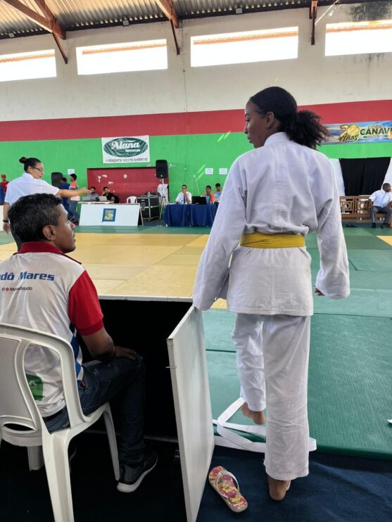 Judô na escola 11 Projeto Judô na Escola leva Eunápolis ao pódio da 20ª Copa Canavieiras com 42 medalhas conquistadas 12