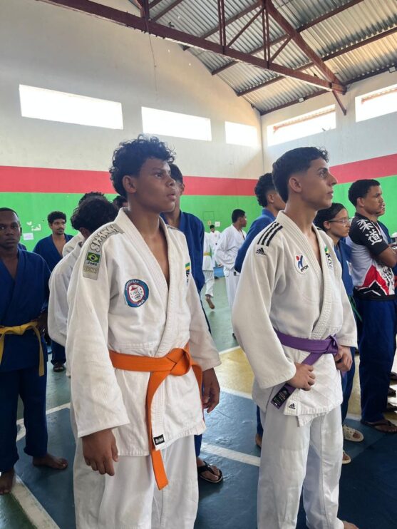 Judô na escola 12 Projeto Judô na Escola leva Eunápolis ao pódio da 20ª Copa Canavieiras com 42 medalhas conquistadas 14