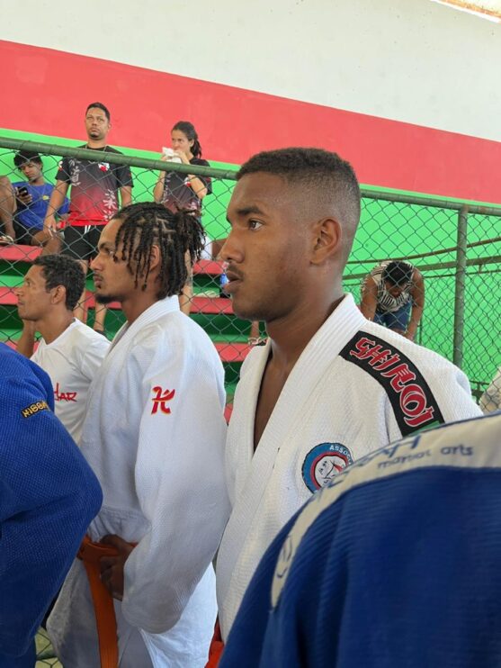Judô na escola 13 Projeto Judô na Escola leva Eunápolis ao pódio da 20ª Copa Canavieiras com 42 medalhas conquistadas 10
