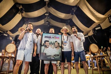 Após alcançar o Top 50 do Spotify, Cleber & Cauan, ganha certificado de 35 milhões de plays no projeto "Resenha Piri" 10