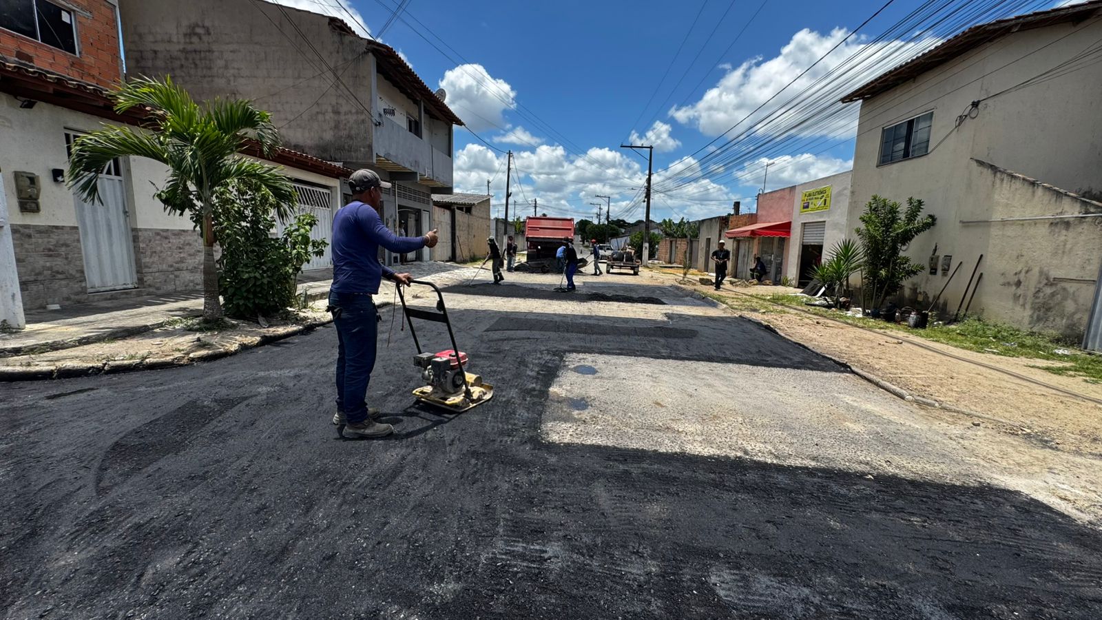 Prefeitura de Eunápolis intensifica Operação Tapa-Buracos e acelera recuperação das vias após período de chuvas 5