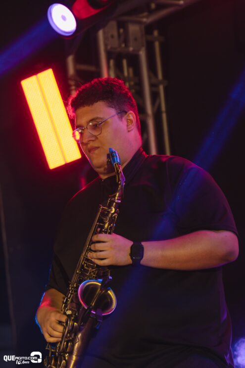 Vall Sylva agita a noite de sexta-feira na Ilha de Guriri com show inesquecível 7