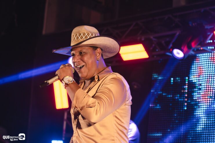 Vall Sylva agita a noite de sexta-feira na Ilha de Guriri com show inesquecível 14