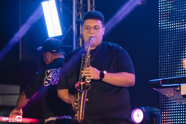 Vall Sylva agita a noite de sexta-feira na Ilha de Guriri com show inesquecível 15