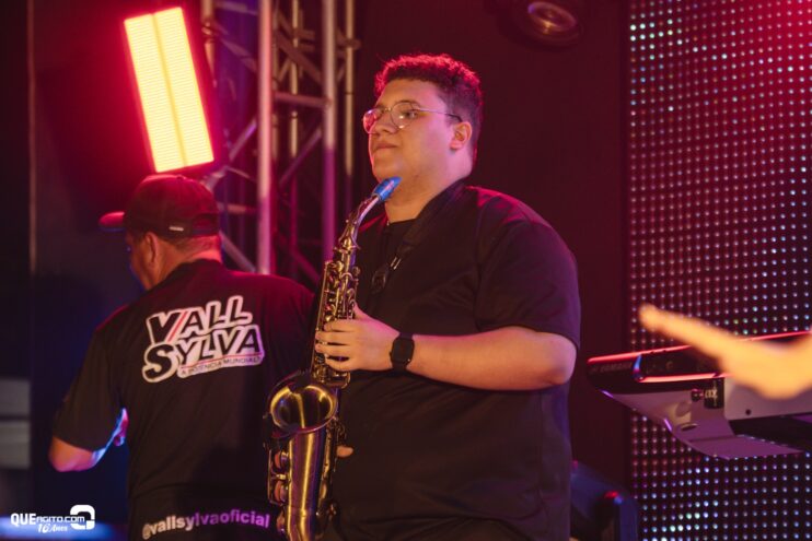Vall Sylva agita a noite de sexta-feira na Ilha de Guriri com show inesquecível 16