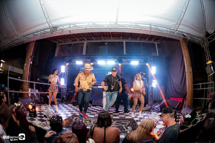 Vall Sylva agita a noite de sexta-feira na Ilha de Guriri com show inesquecível 21