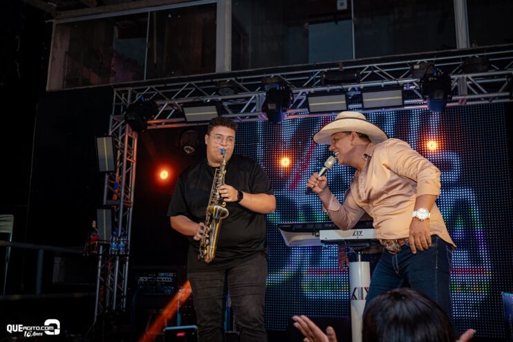 Vall Sylva agita a noite de sexta-feira na Ilha de Guriri com show inesquecível 24