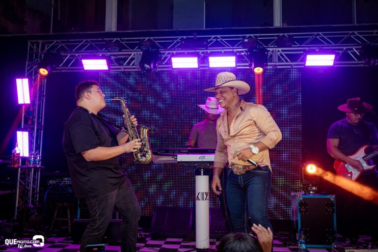 Vall Sylva agita a noite de sexta-feira na Ilha de Guriri com show inesquecível 26