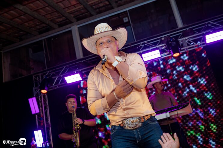 Vall Sylva agita a noite de sexta-feira na Ilha de Guriri com show inesquecível 31