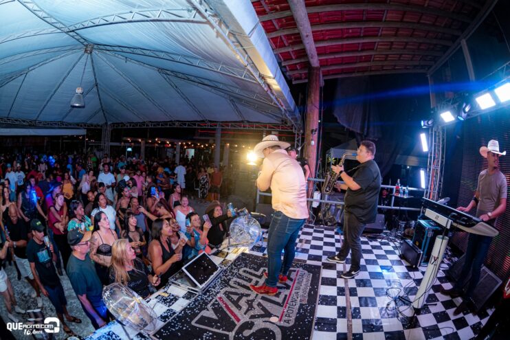 Vall Sylva agita a noite de sexta-feira na Ilha de Guriri com show inesquecível 33