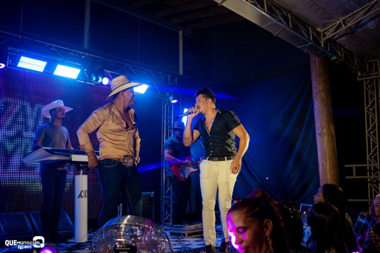 Vall Sylva agita a noite de sexta-feira na Ilha de Guriri com show inesquecível 38