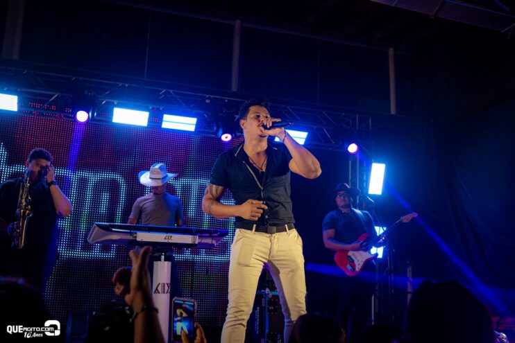 Vall Sylva agita a noite de sexta-feira na Ilha de Guriri com show inesquecível 39