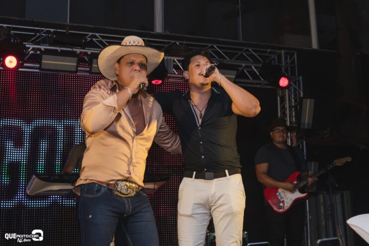 Vall Sylva agita a noite de sexta-feira na Ilha de Guriri com show inesquecível 42