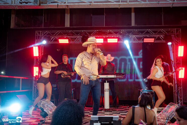 Vall Sylva agita a noite de sexta-feira na Ilha de Guriri com show inesquecível 61