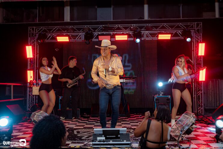 Vall Sylva agita a noite de sexta-feira na Ilha de Guriri com show inesquecível 62