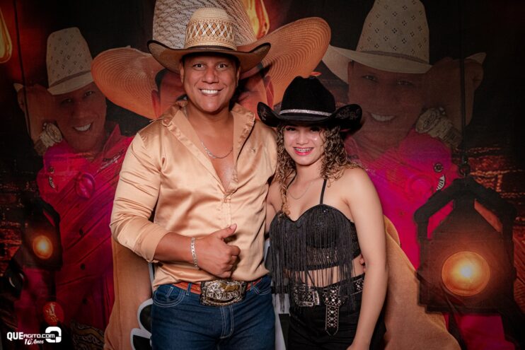 Vall Sylva agita a noite de sexta-feira na Ilha de Guriri com show inesquecível 65