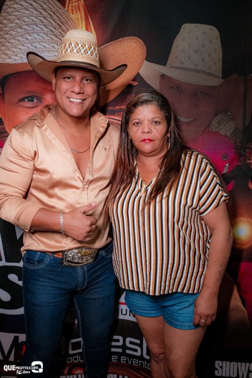 Vall Sylva agita a noite de sexta-feira na Ilha de Guriri com show inesquecível 69