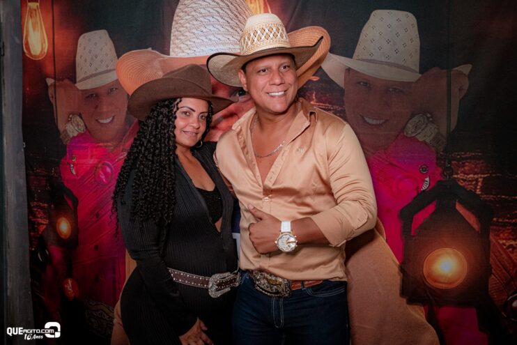 Vall Sylva agita a noite de sexta-feira na Ilha de Guriri com show inesquecível 70