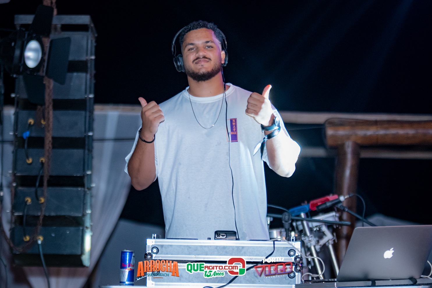 Anna Catarina agita o Arrocha Sueds Beach em Porto Seguro 10