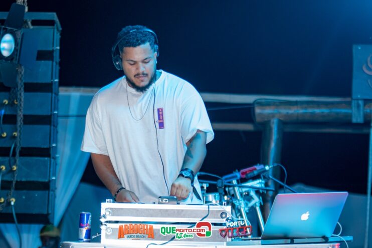 Anna Catarina agita o Arrocha Sueds Beach em Porto Seguro 41