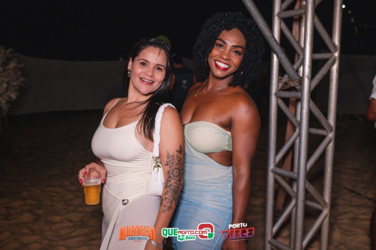 Anna Catarina agita o Arrocha Sueds Beach em Porto Seguro 95