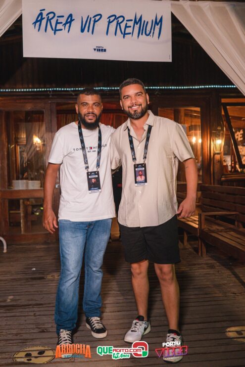 Anna Catarina agita o Arrocha Sueds Beach em Porto Seguro 110