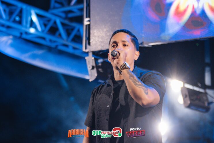 Anna Catarina agita o Arrocha Sueds Beach em Porto Seguro 411