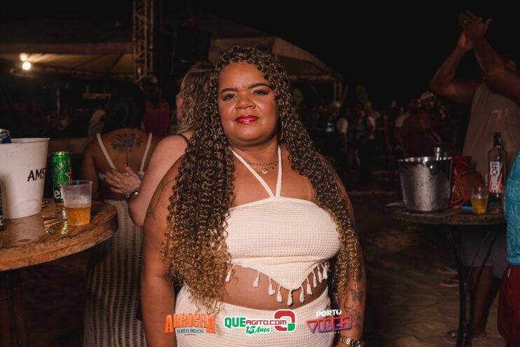 Anna Catarina agita o Arrocha Sueds Beach em Porto Seguro 456