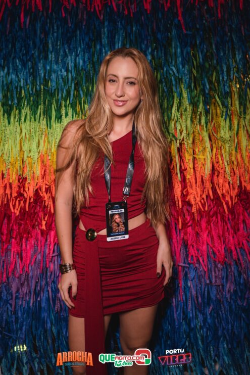 Anna Catarina agita o Arrocha Sueds Beach em Porto Seguro 470