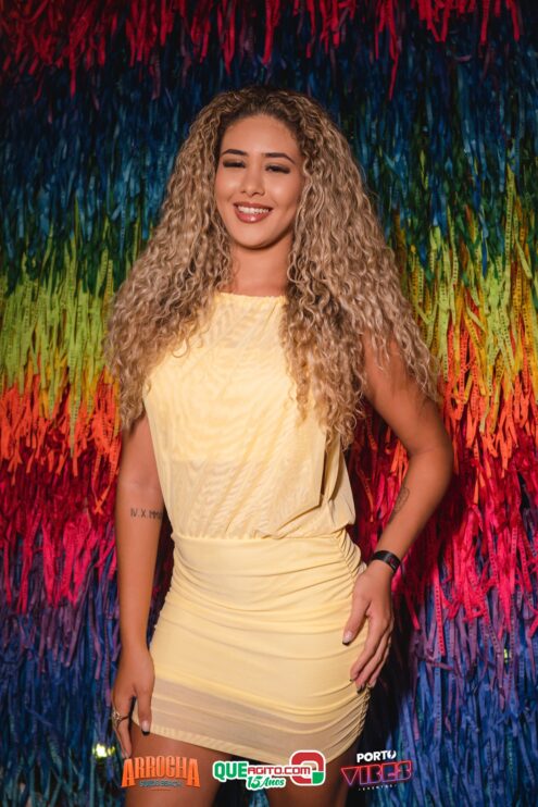 Anna Catarina agita o Arrocha Sueds Beach em Porto Seguro 480