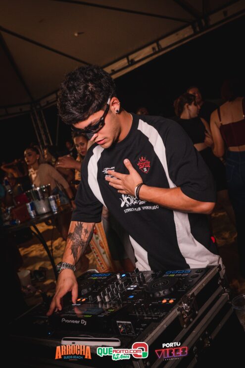 Anna Catarina agita o Arrocha Sueds Beach em Porto Seguro 507