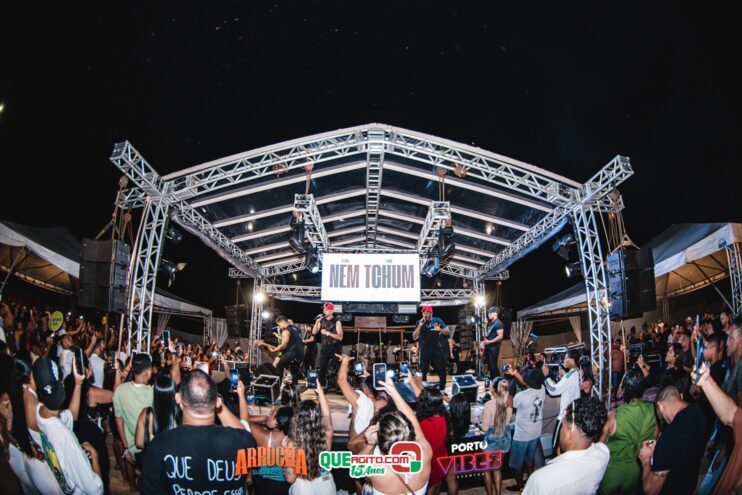 Anna Catarina agita o Arrocha Sueds Beach em Porto Seguro 539